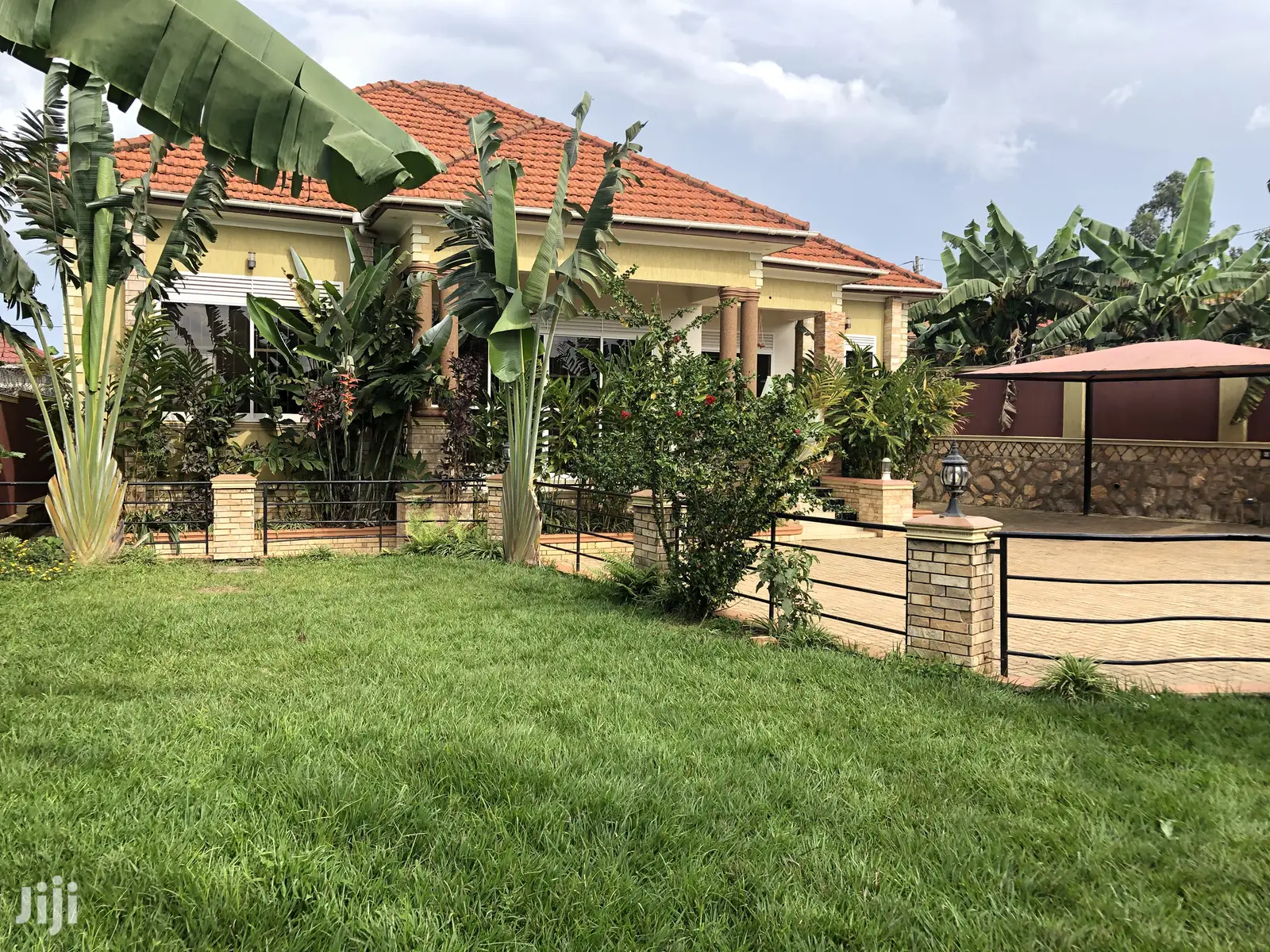 Kiira Magnificent Modern Mansion on Sale in Kampala