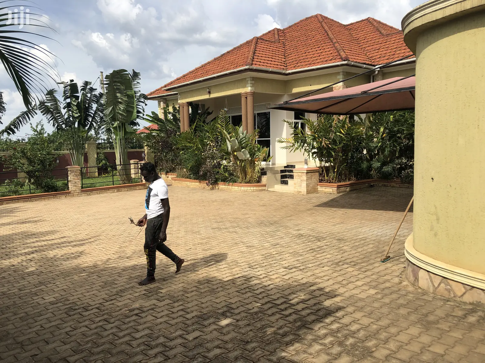 Kiira Magnificent Modern Mansion on Sale in Kampala