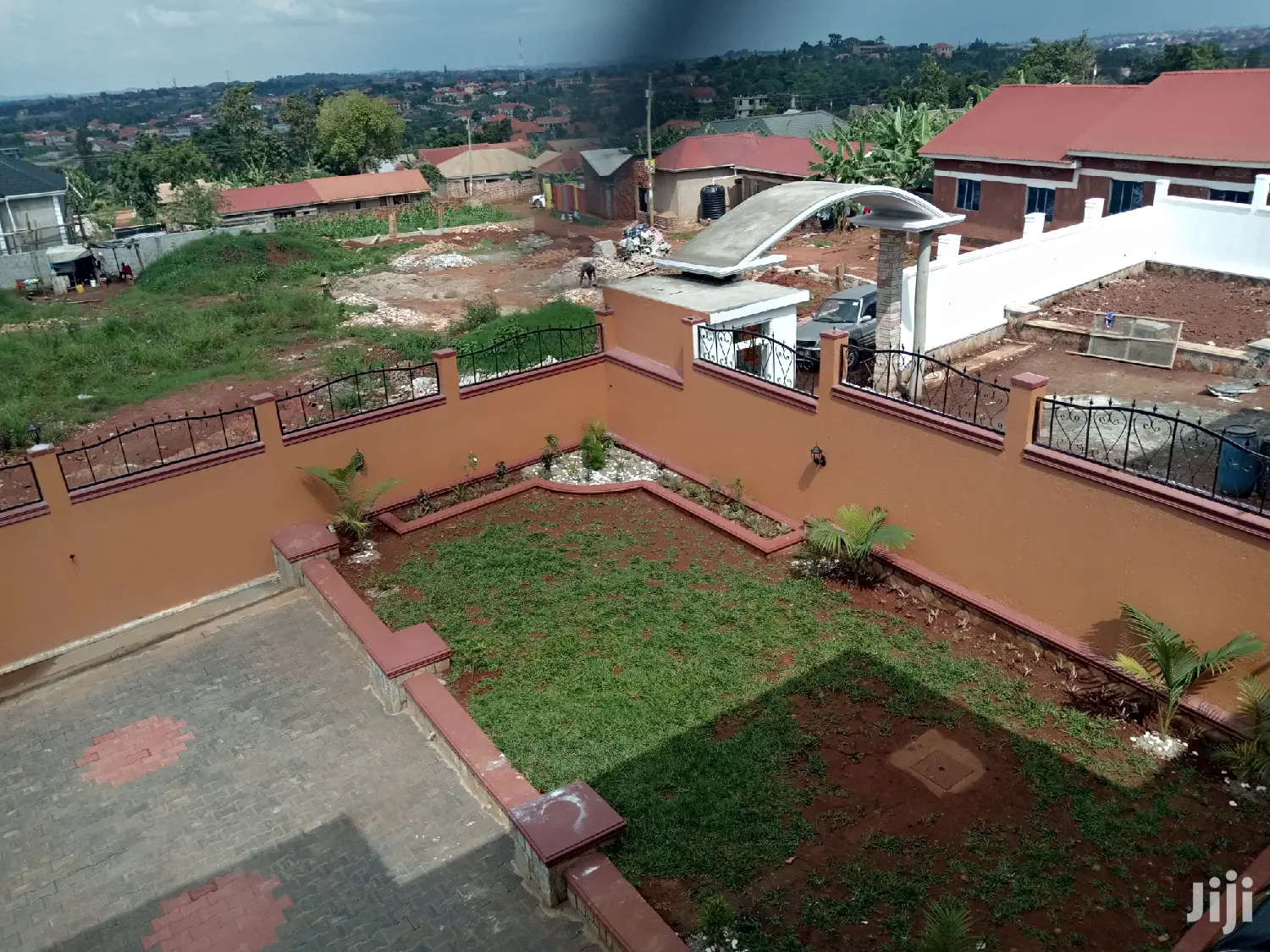 Quick Sale,Kira Titled Plot Close To Tarmack in Kampala