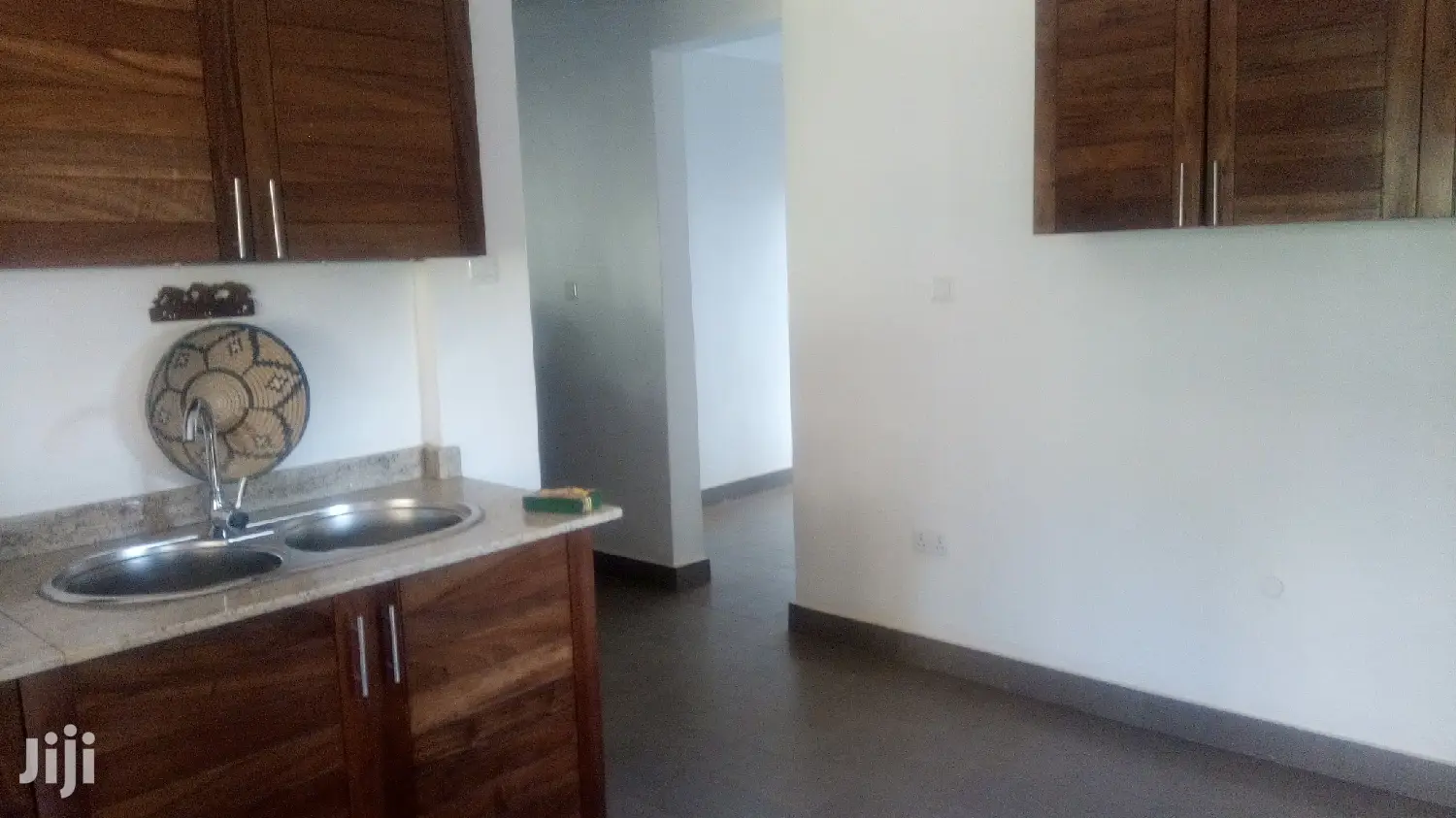 4 Bedroom Furnished Townhouse In Kololo For Rent in Kampala