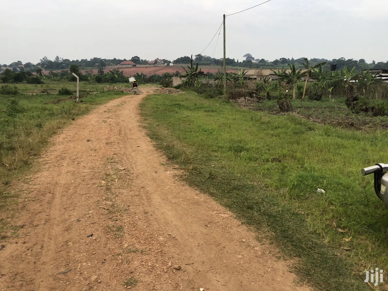 Quicksale,Kira Kimwani Plot Near Tarmack in Kampala