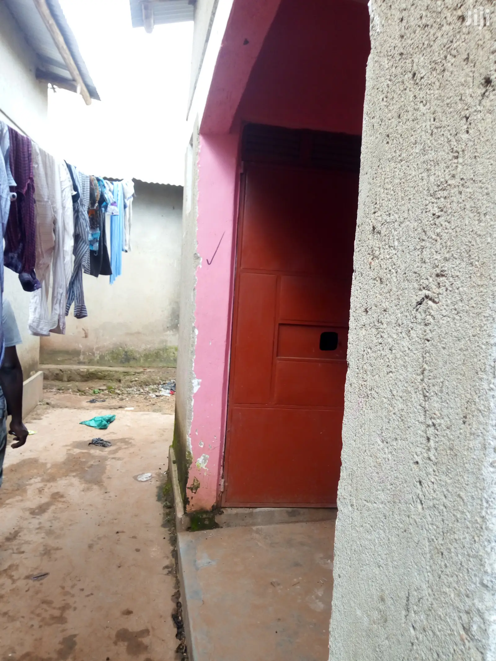 House 4 Rent Single Room Lusaze Town Rubaga Divison in Kampala