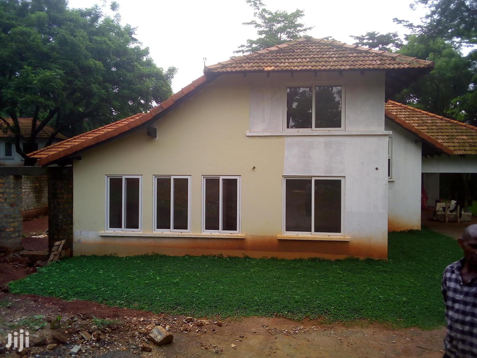 Five Bedroom House In Kololo For Rent in Kampala
