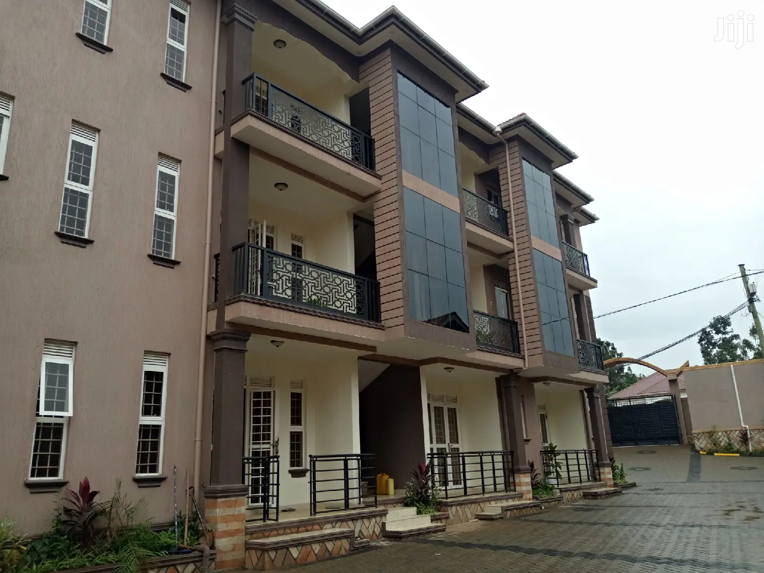 Apartments in Kisaasi on Market in Kampala