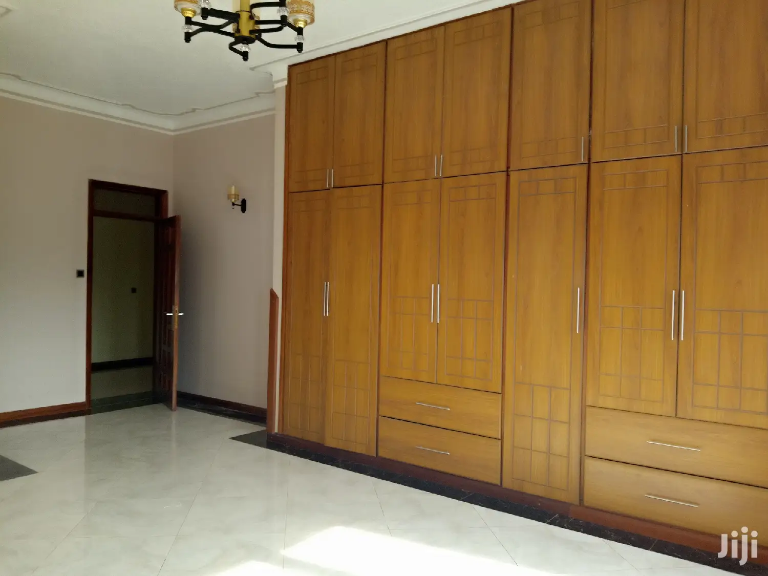 Apartments in Kisaasi on Market in Kampala
