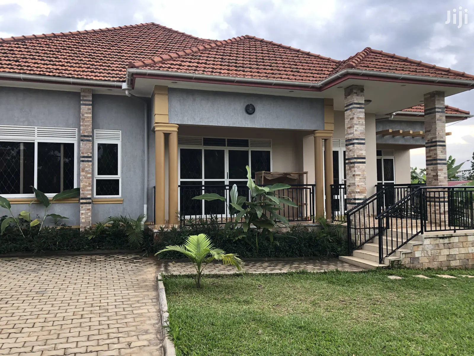 Kira Upper Class Bungalow on Sell in Kampala