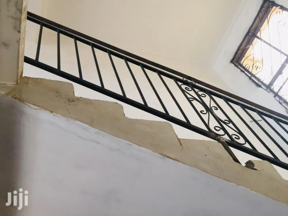 Bunga Near Munyonyo Seven Bedrooms Lake View Mansion on Sell in Kampala