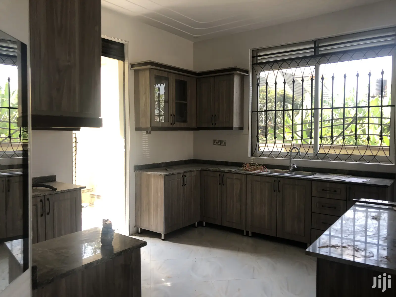 Residence in Kira in Tarmack Area on Sell in Kampala