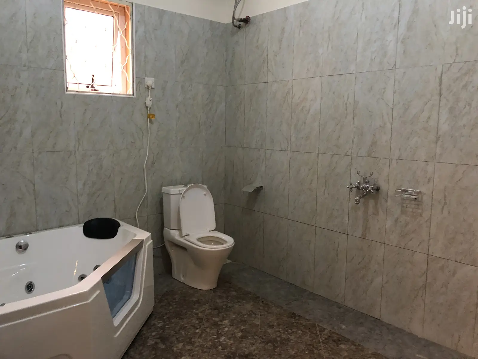 Residence in Kira in Tarmack Area on Sell in Kampala