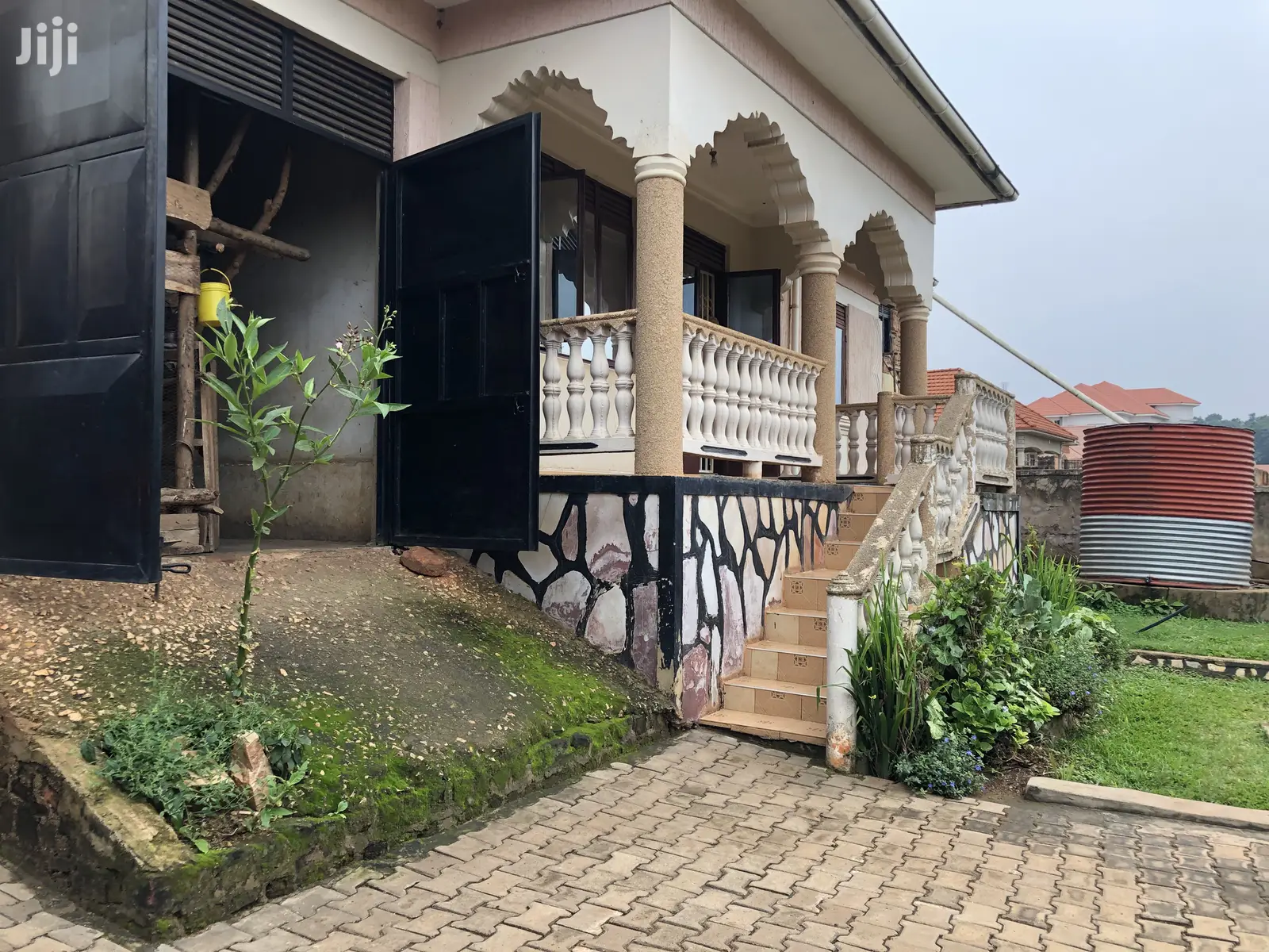 Kira Mamerito Road Tarmac Access Home on Sell in Kampala