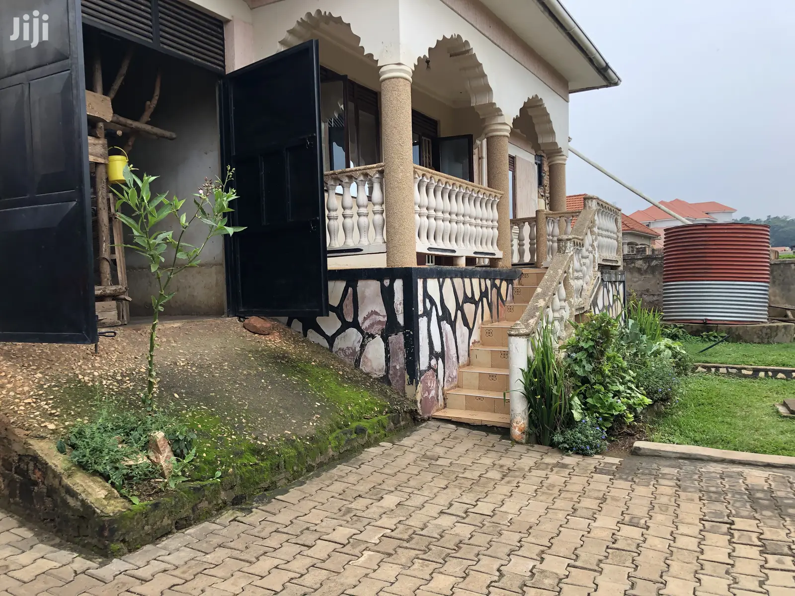 Kira Mamerito Road Tarmac Access Home on Sell in Kampala