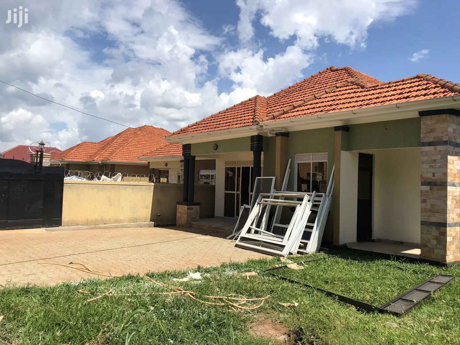 Kira Along Mamerito Road Lovely Home on Sale in Kampala