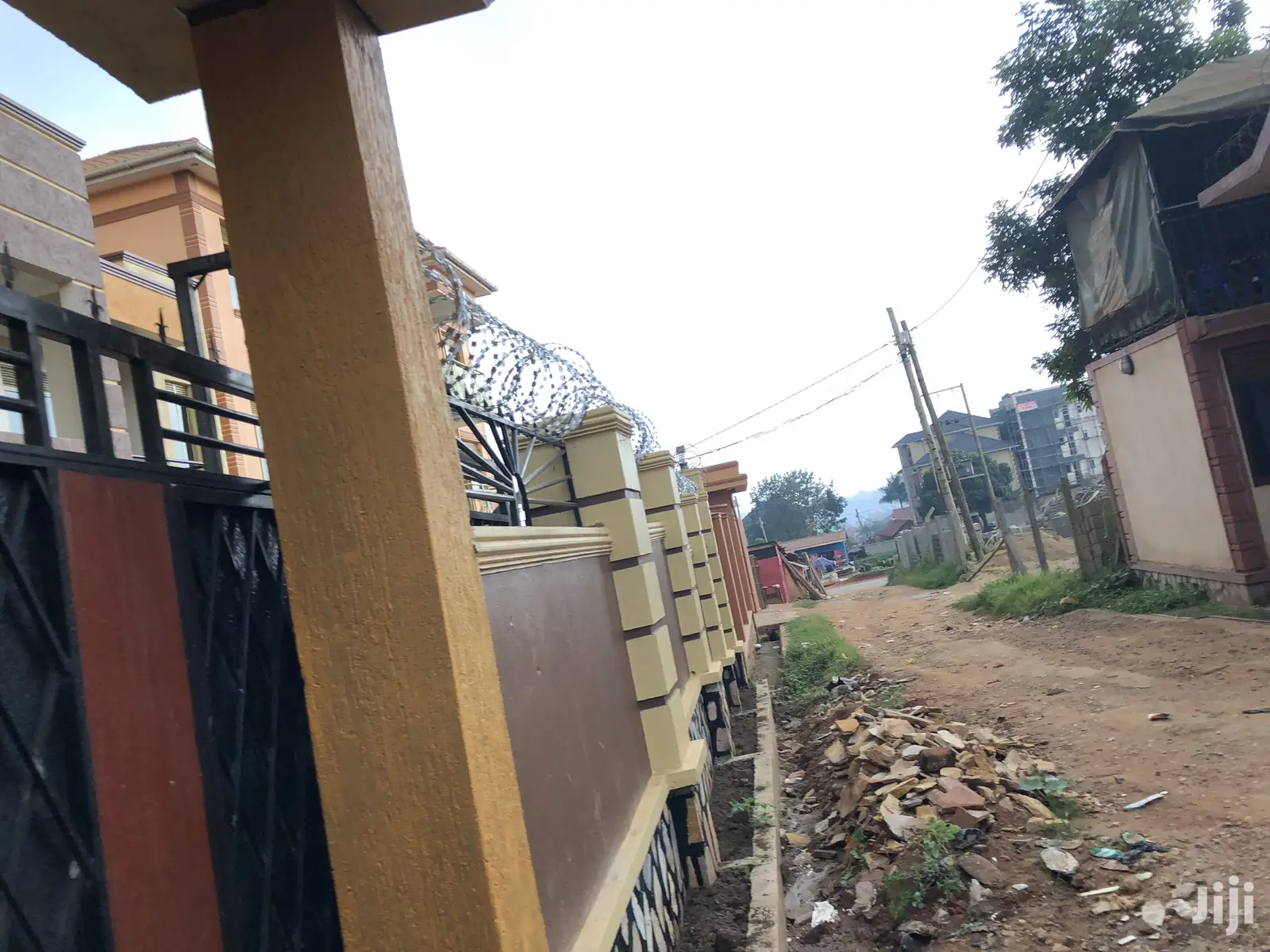 Apartments in Kampala Close to the Tarmack for Sell in Kampala