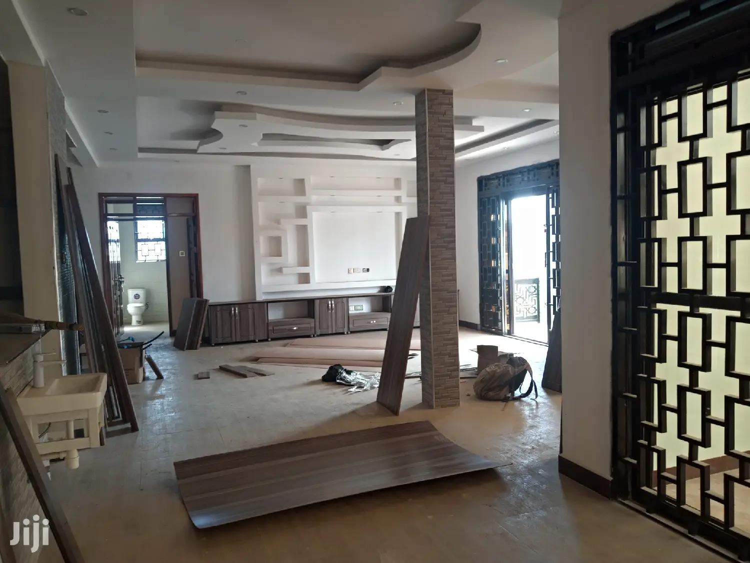 Seven Star Mansion in Najjera on Sell in Kampala
