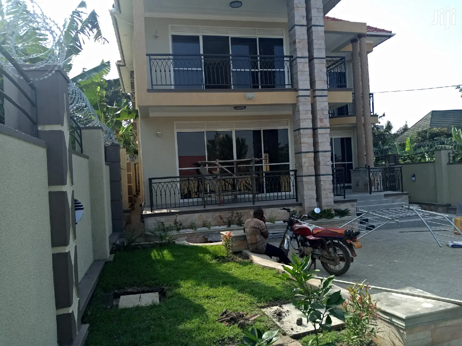 Munyonyo's Palace Lake Viewing Home on Sell in Kampala