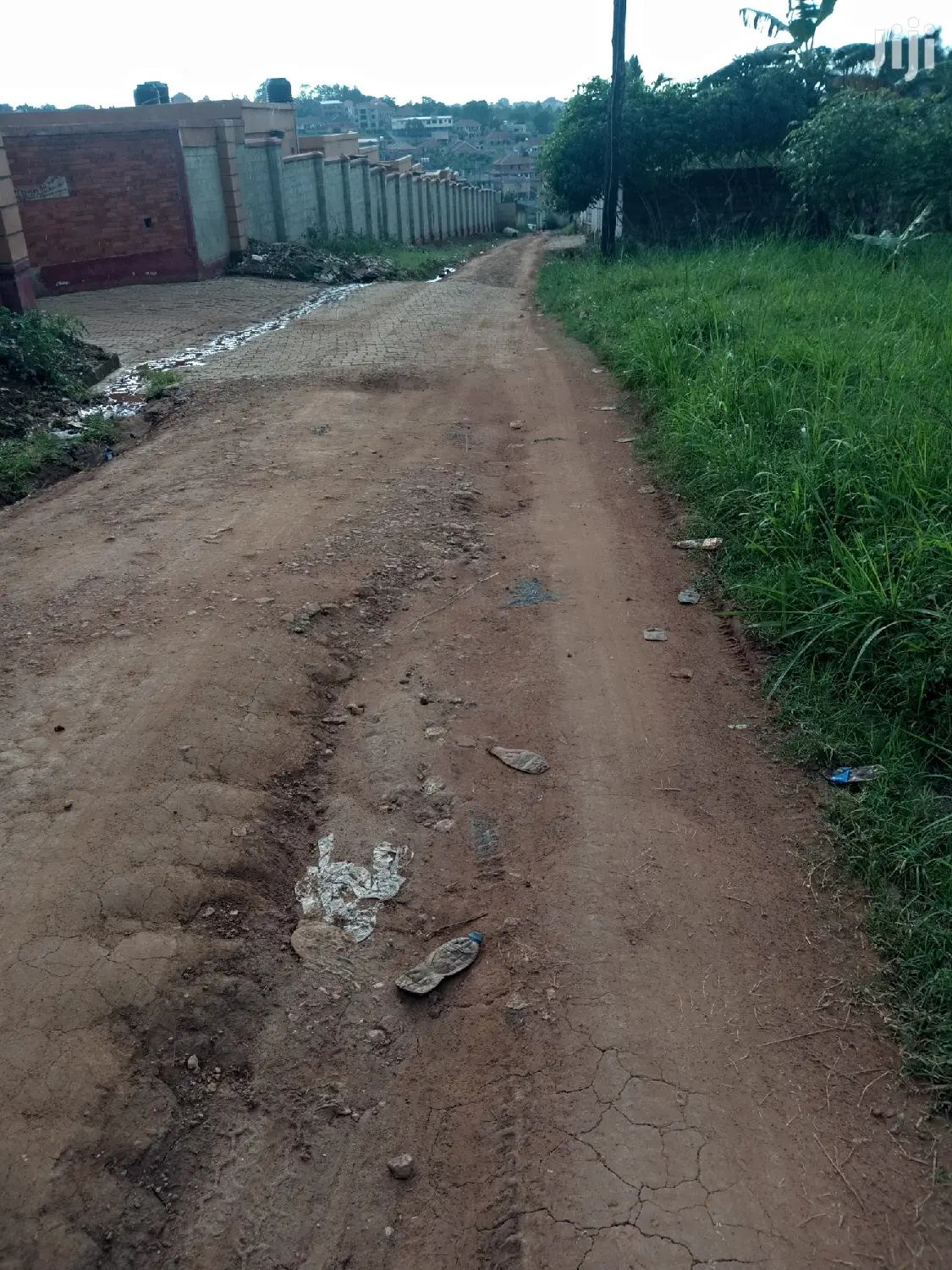 Kira Pretty Plot Near Tarmack on Sell in Kampala