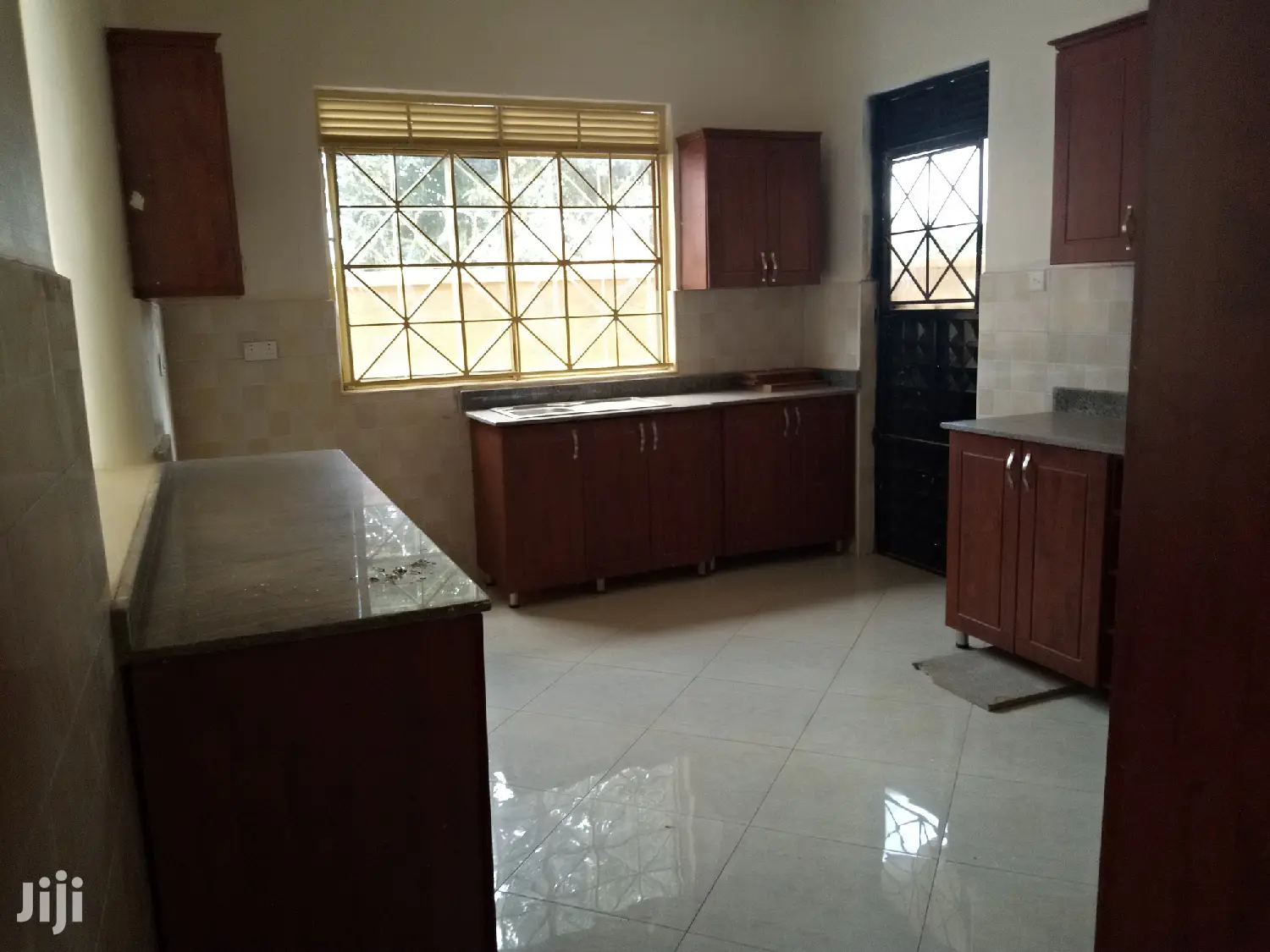 Kira New Crib by the Tarmack on Faster Sell in Kampala