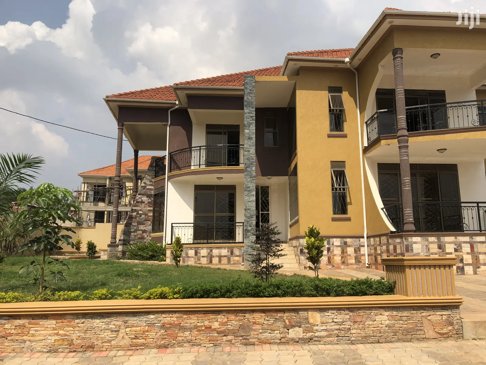 Seven Star Palace in Kiwatule on Quicksell in Kampala