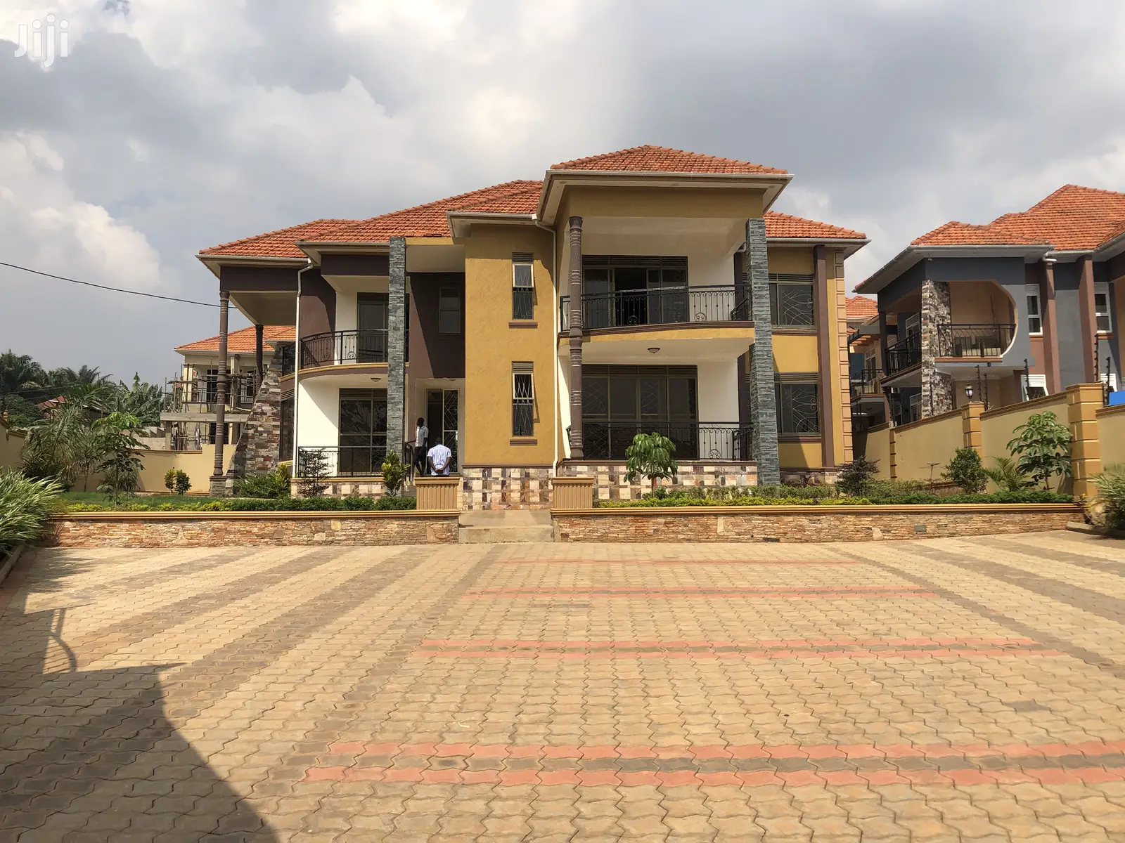 Seven Star Palace in Kiwatule on Quicksell in Kampala