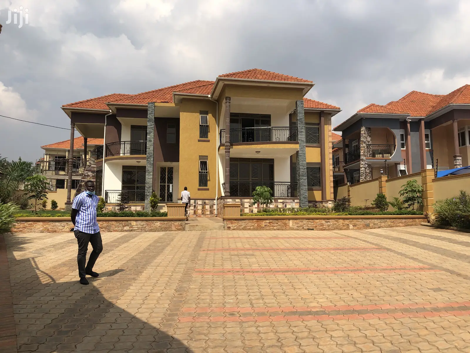 Seven Star Palace in Kiwatule on Quicksell in Kampala