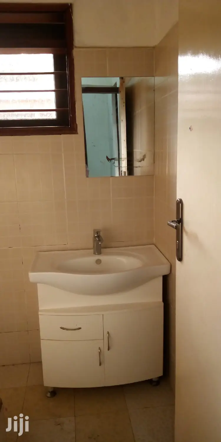 4bdrm Bungalow in Fs Properties, Kampala for rent in Kampala