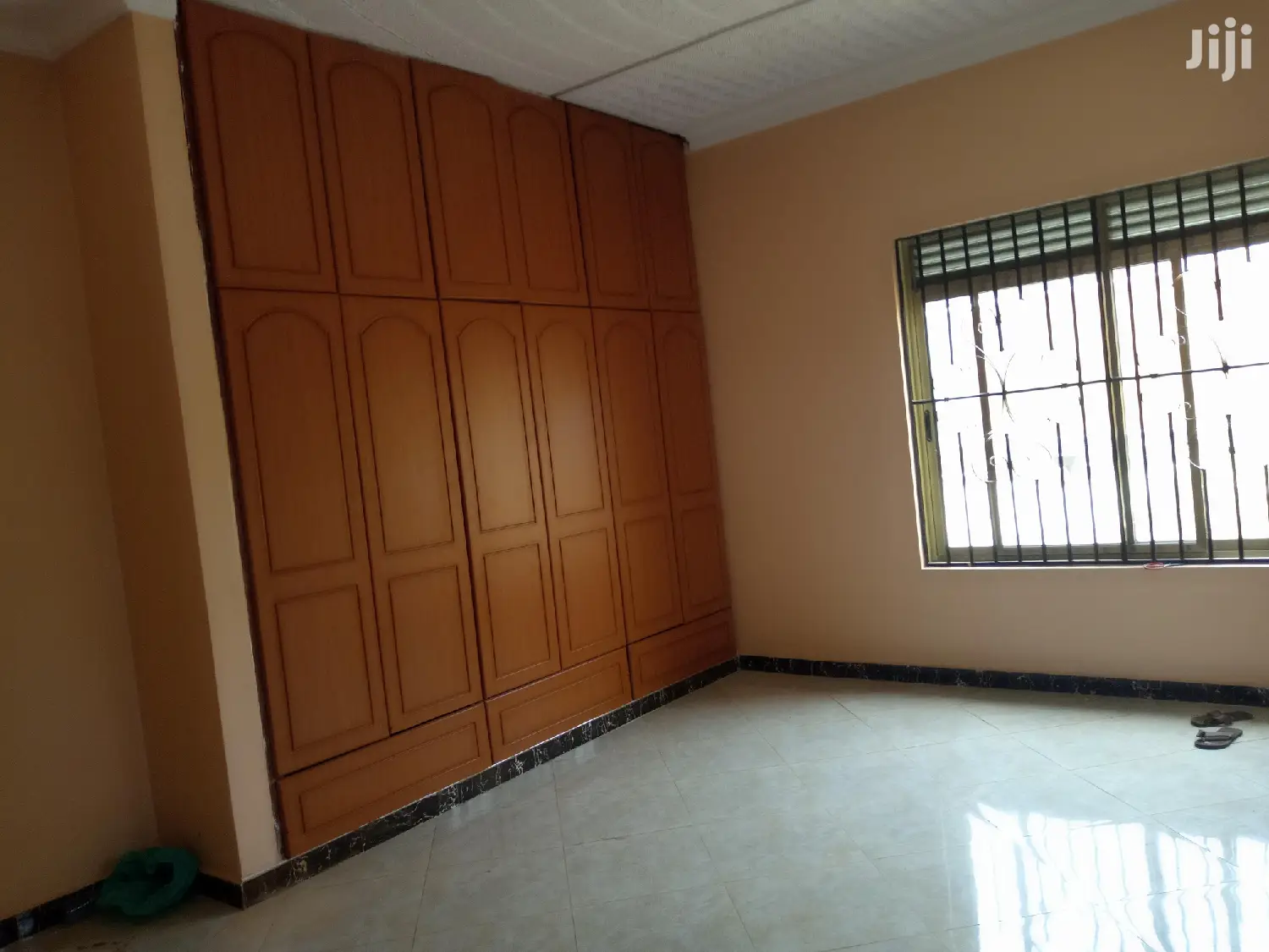 Namugongo Tiled Rood House on Quick Sell in Kampala
