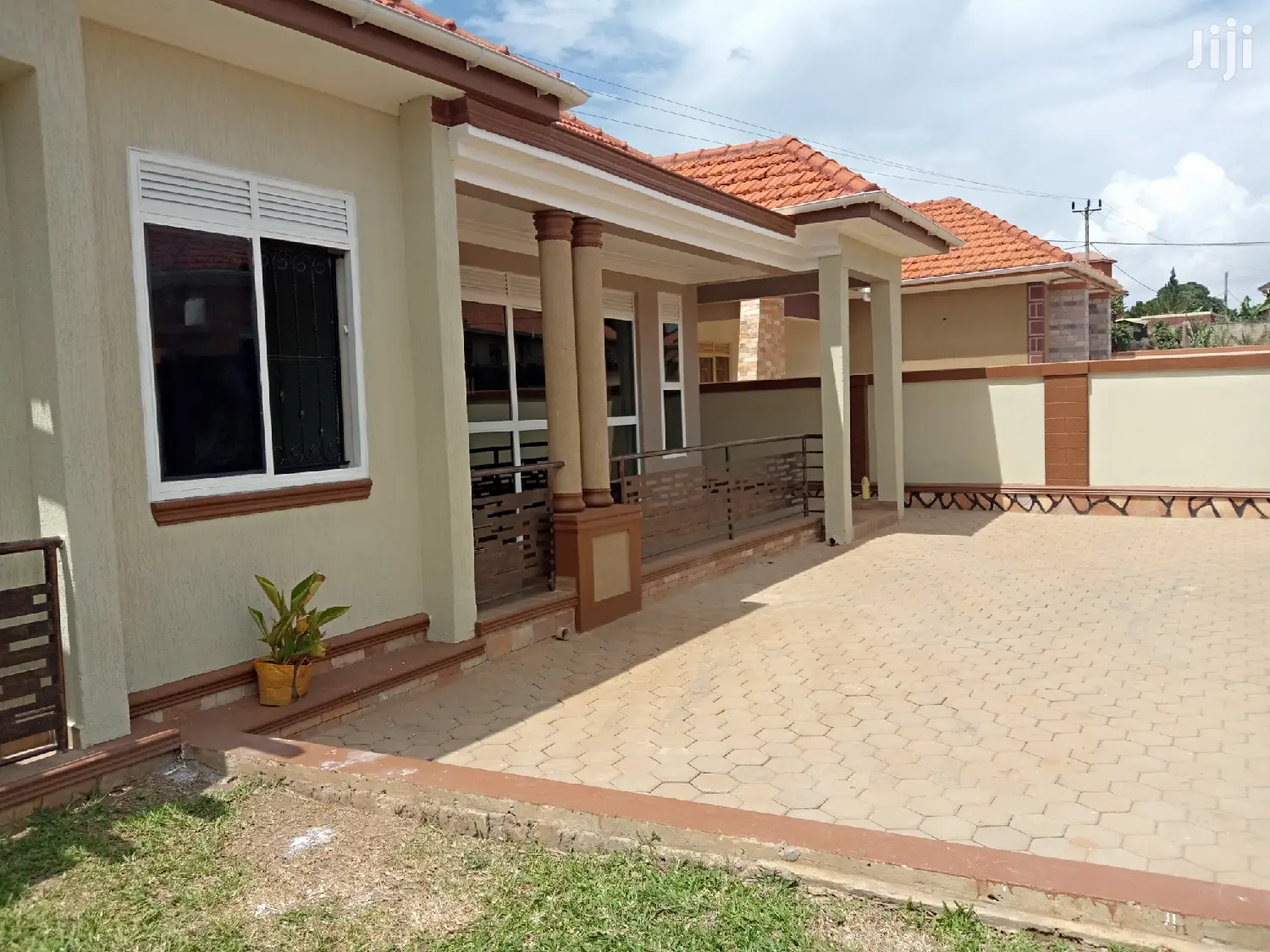 Perfect Home in Kira Mamerito Road on Sell in Kampala