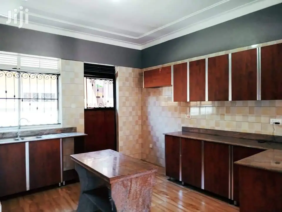 Perfect Home in Kira Mamerito Road on Sell in Kampala