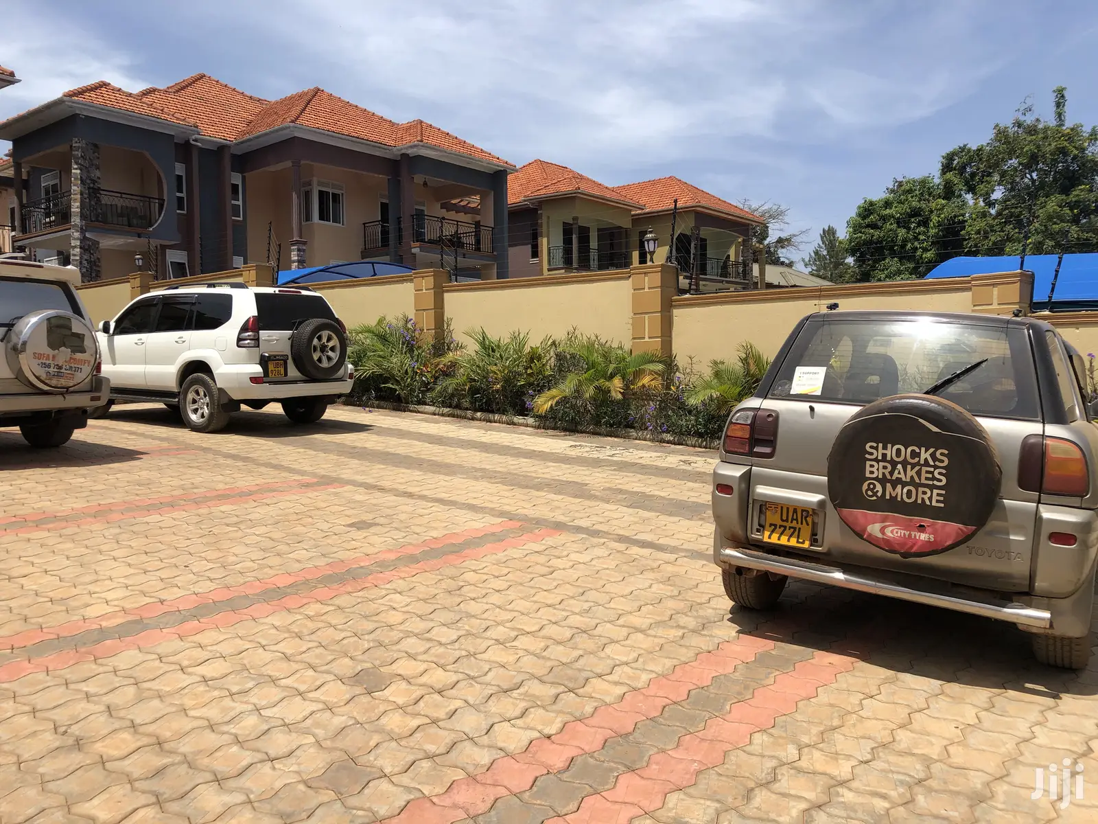 7 Bedroom Mansion In Kiwatule For Sale in Kampala