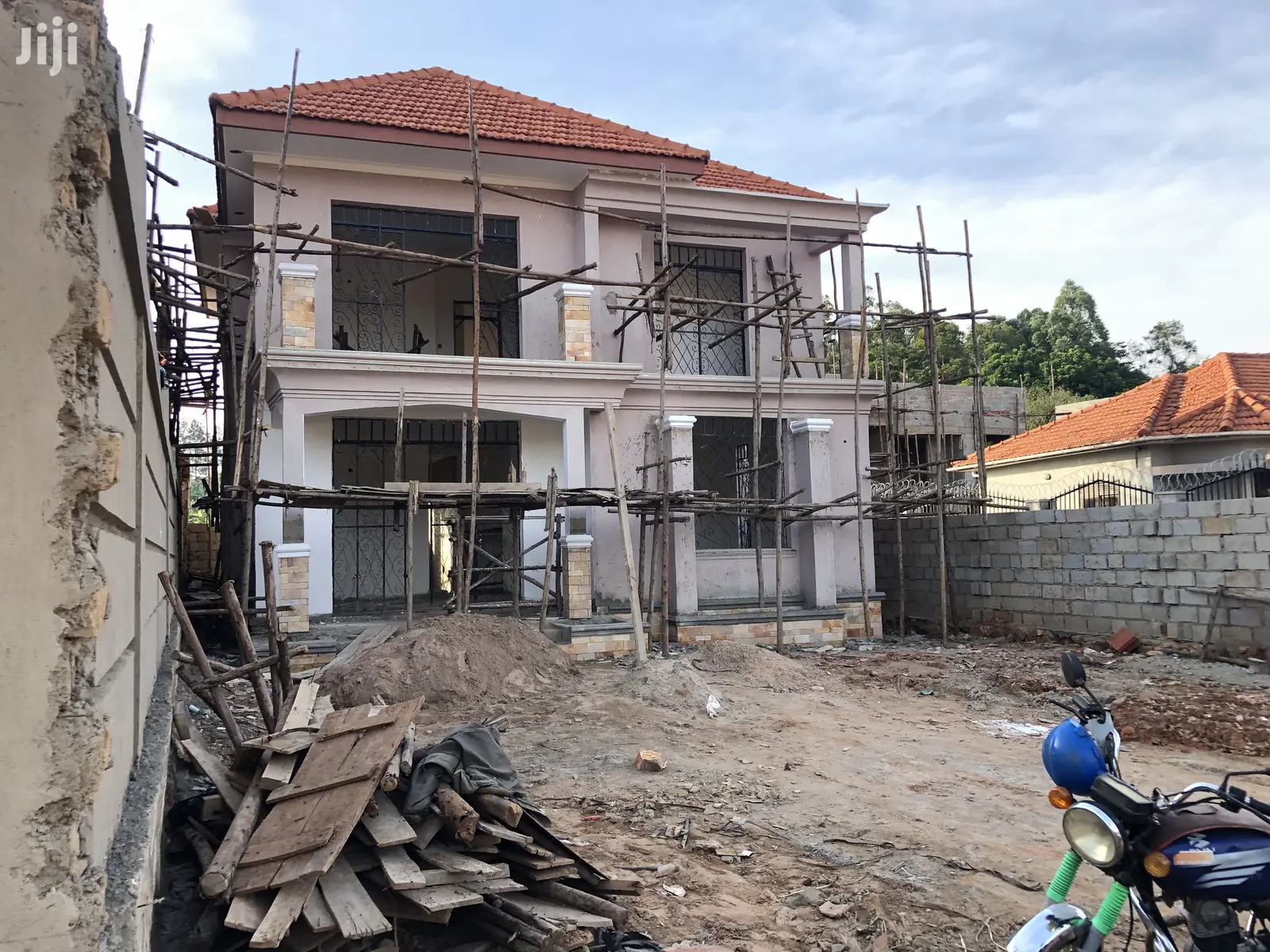Kira Soon to Be Complete Mansion on Quick Sale in Kampala
