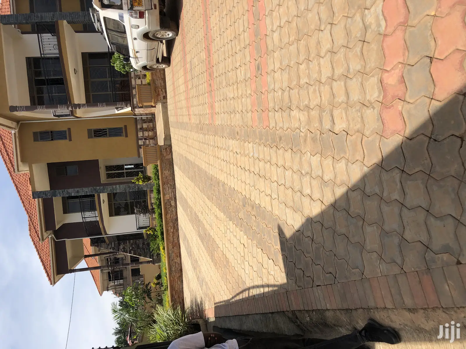 Kiwatule Home With Seven Bedrooms on Sale in Kampala