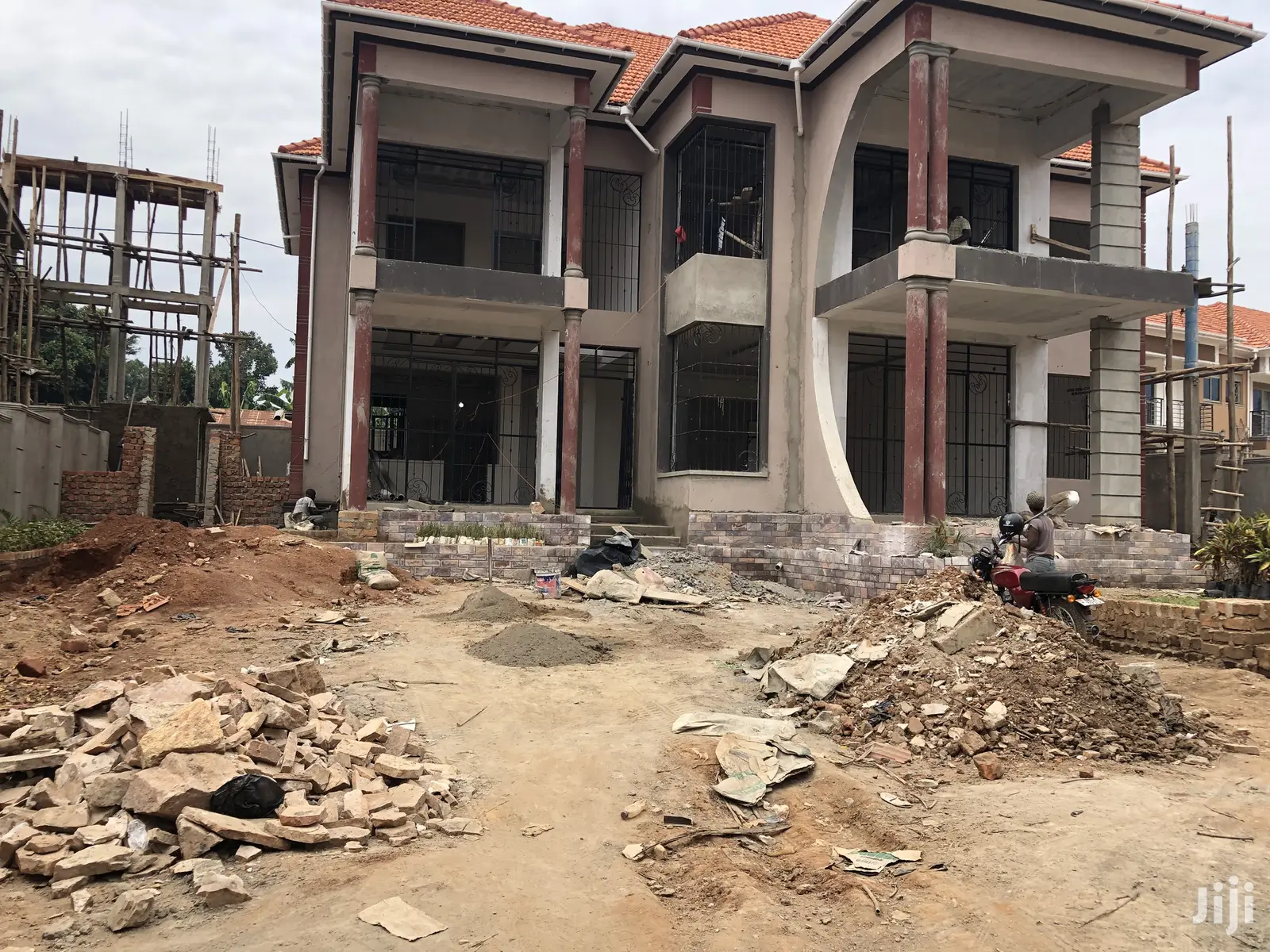 6 Bedroom Mansion In Kira For Sale in Kampala