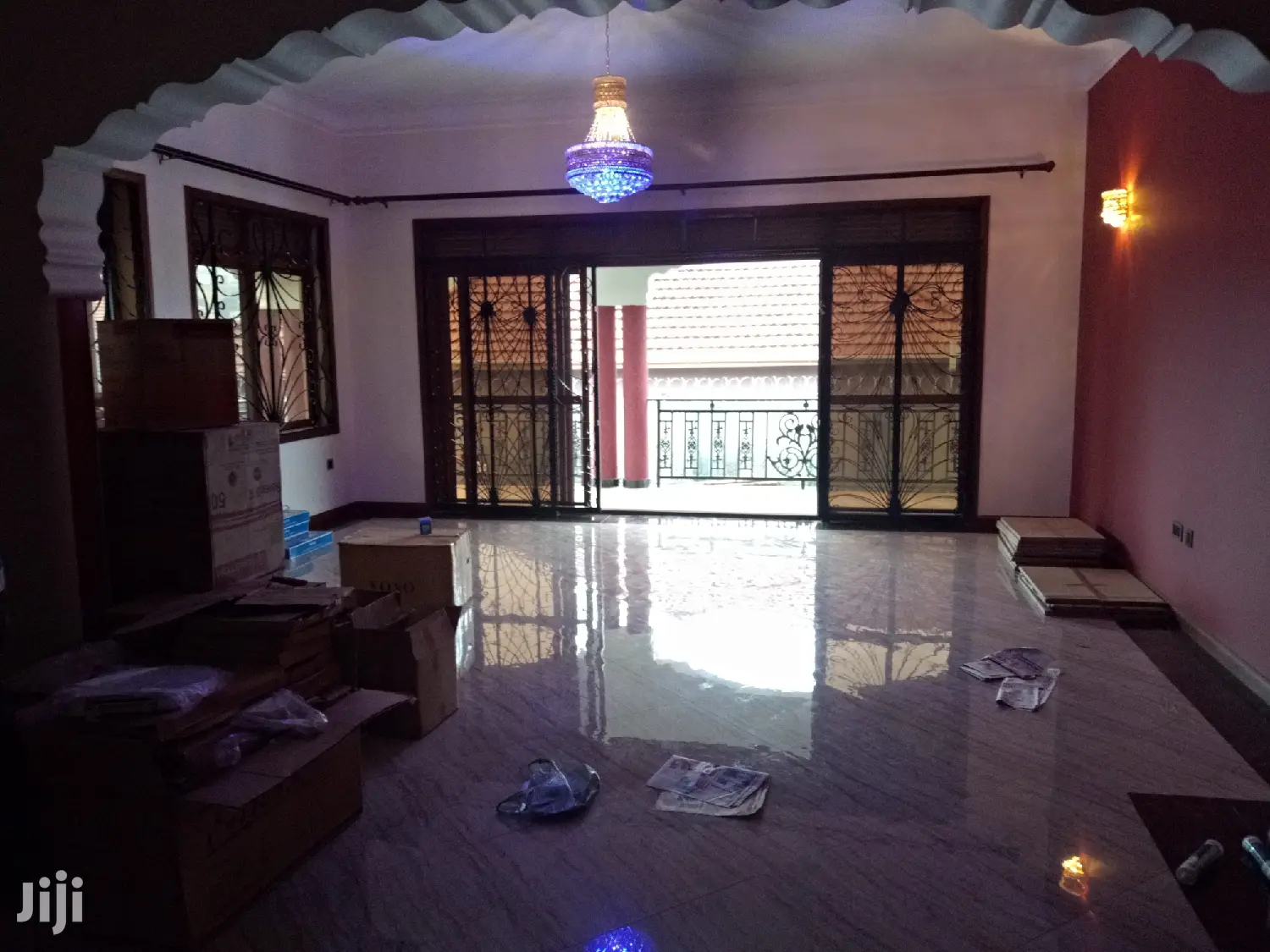 American Style Mansion in Mutungo on Sale in Kampala