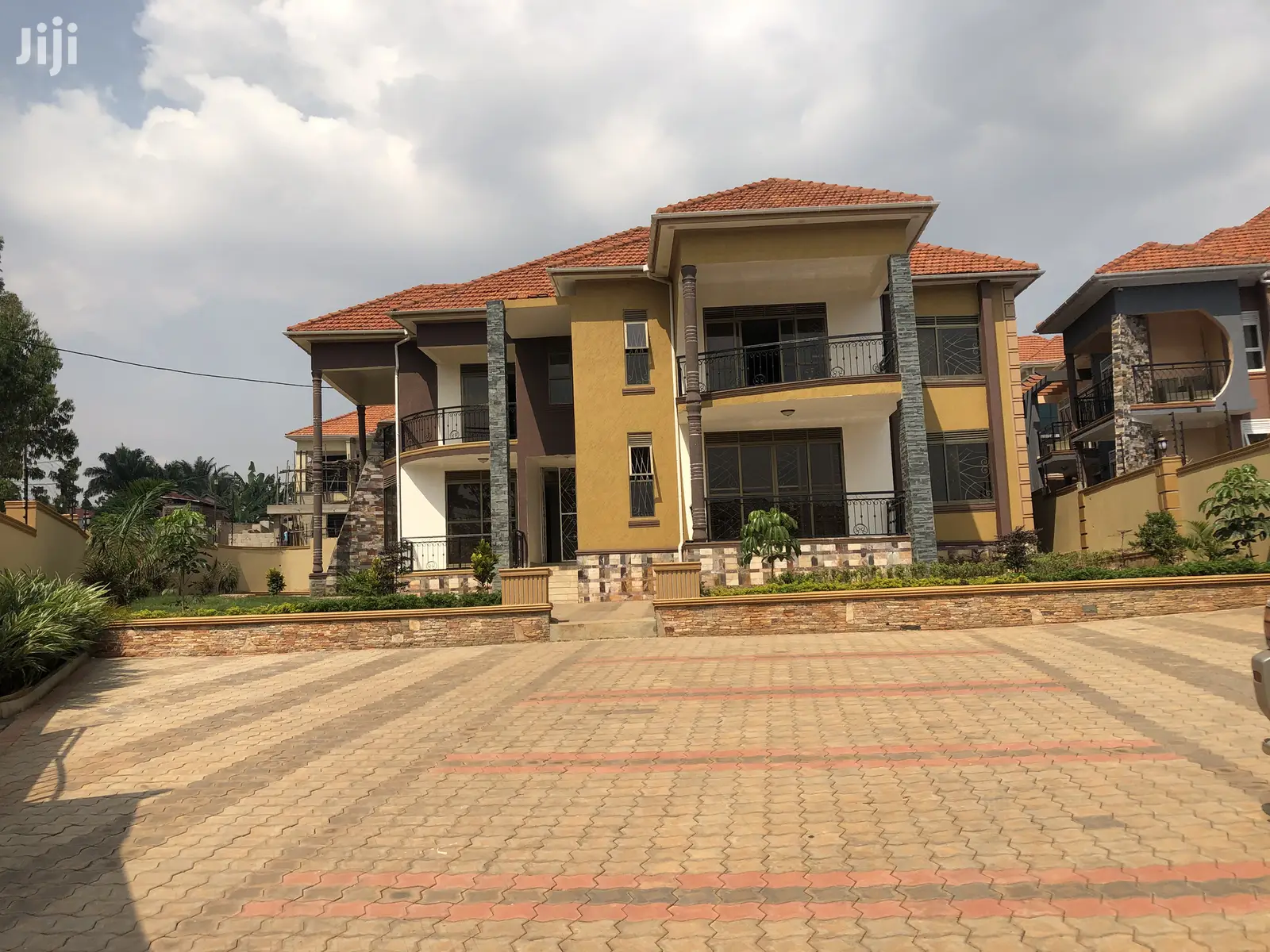 Kiwatule Bidandi Corporate American Mansion on Sale in Kampala
