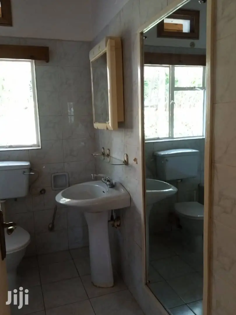Colonial Bungalow For Rent in Kampala