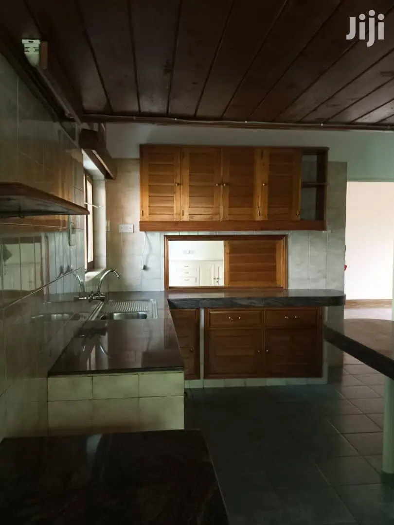 Colonial Bungalow For Rent in Kampala