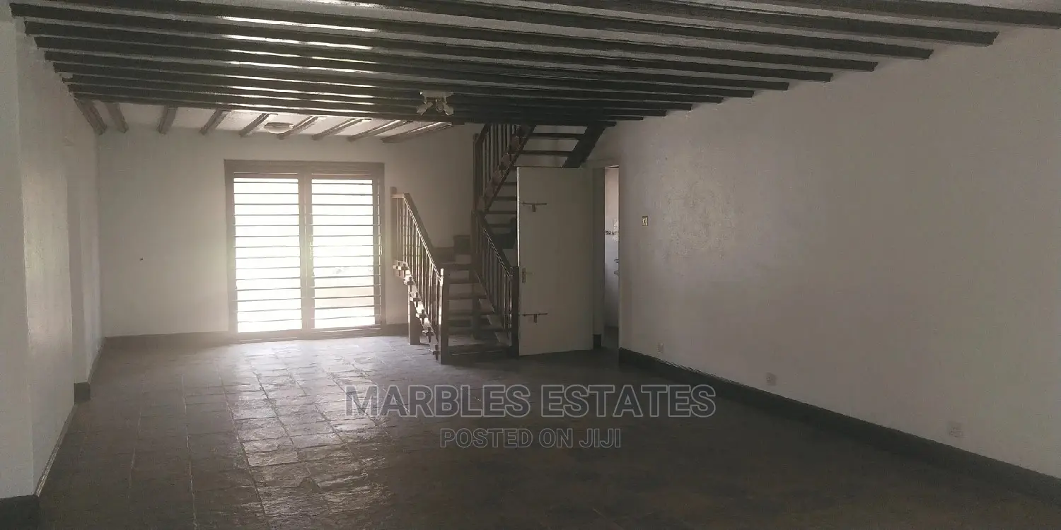 Nice Colonial House Near the Golf Course. in Kampala