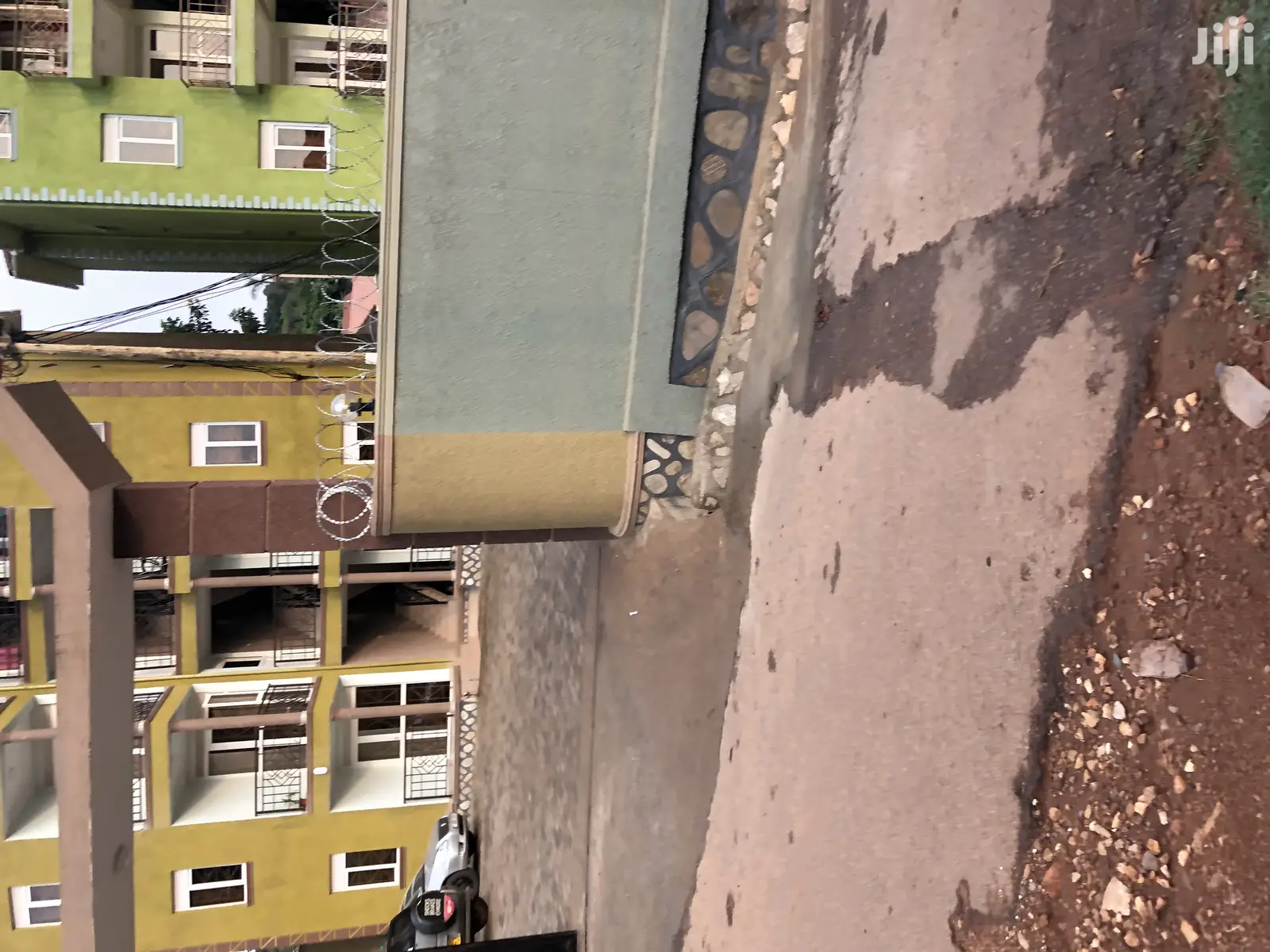 Apartments in Kisaasi Near Bukoto by the Tarmack on Sell in Kampala