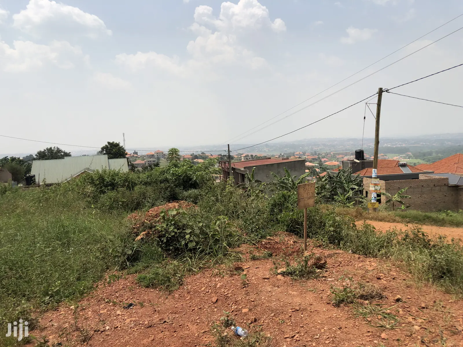 Kira Kimwani 25 Decimals by the Tarmack on Sell in Kampala