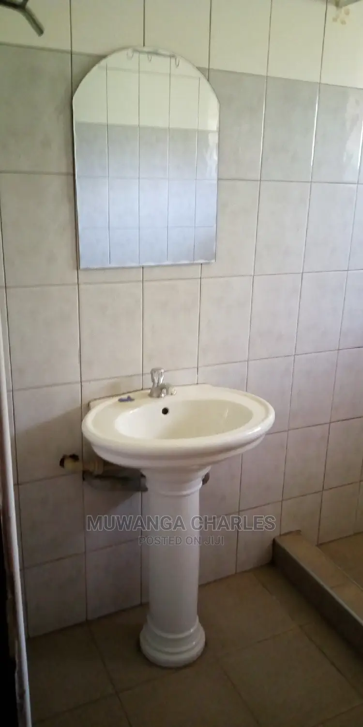 3 Bedrooms House For Rent In Kyambogo in Kampala