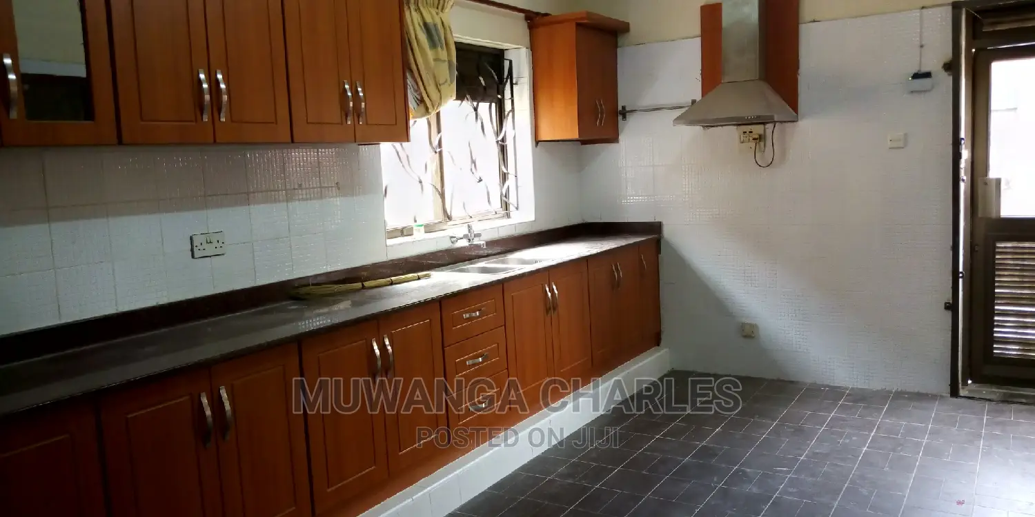 5bedroom House Is Available for Rent in Bugolobi in Kampala