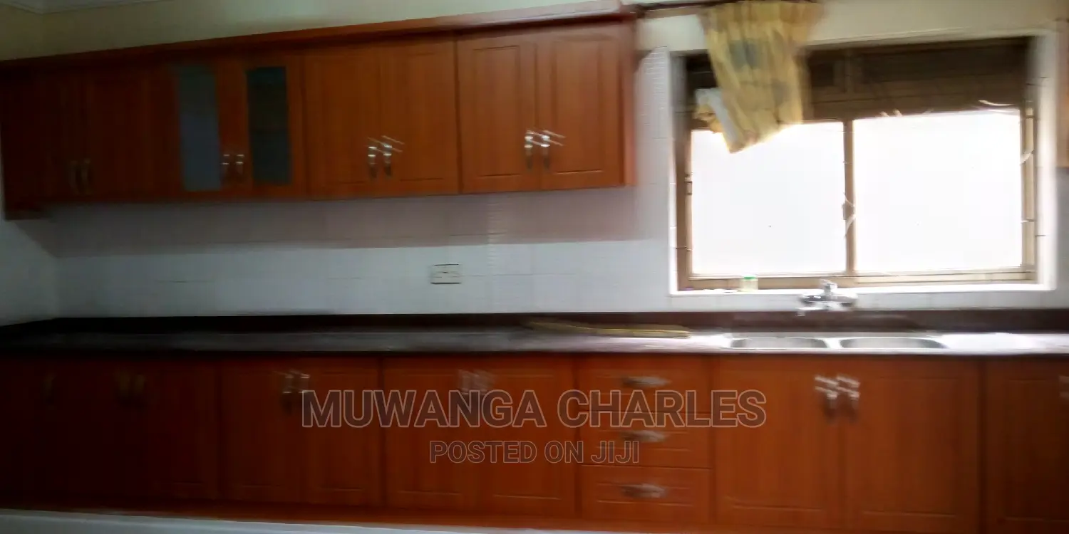 5bedroom House Is Available for Rent in Bugolobi in Kampala
