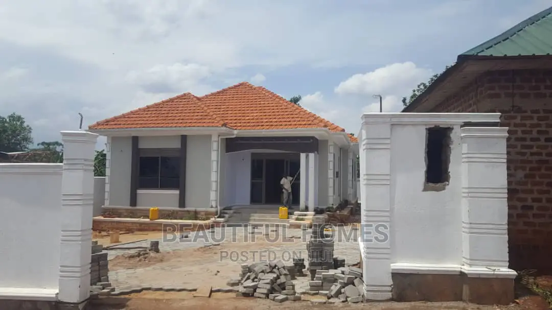 Splendid Home in Nakwero on Sell in Kampala