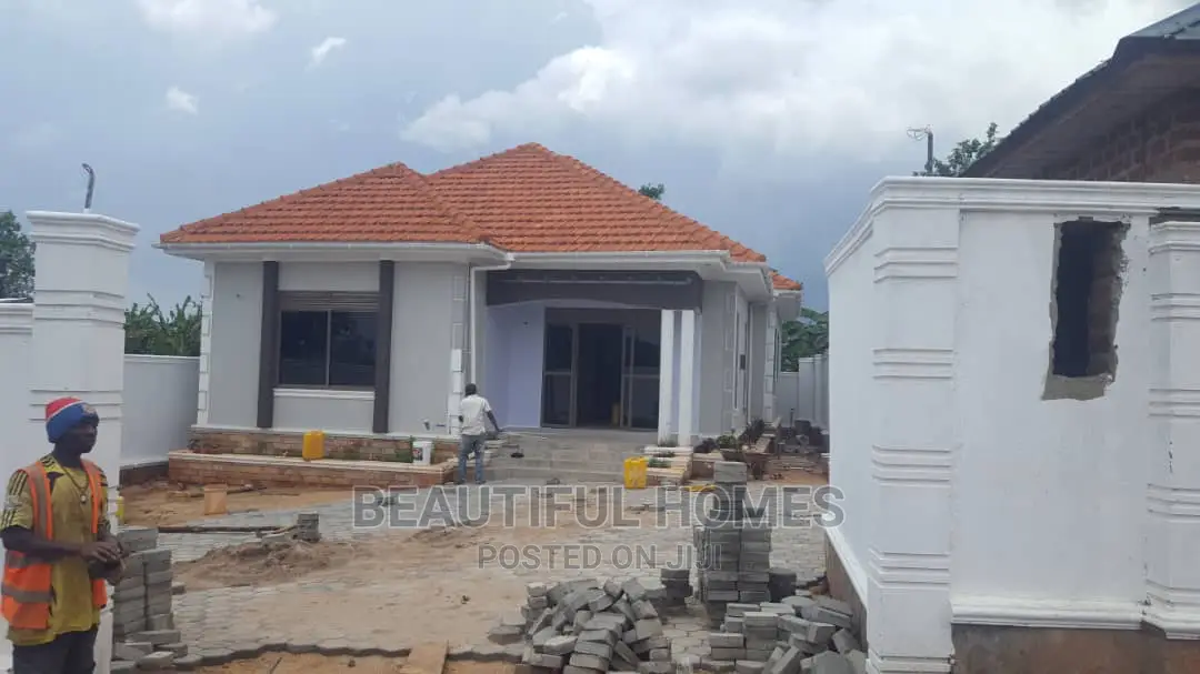 Splendid Home in Nakwero on Sell in Kampala