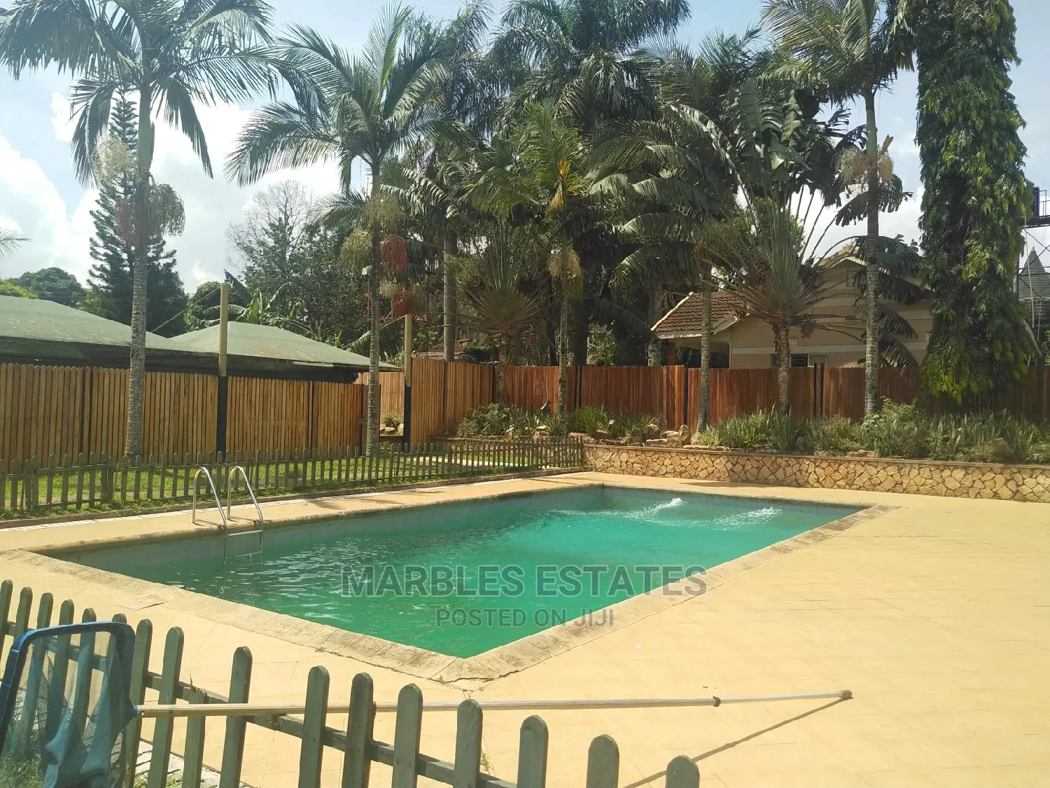 Nice House for Rent With a Pool in BUGOLOBI in Kampala