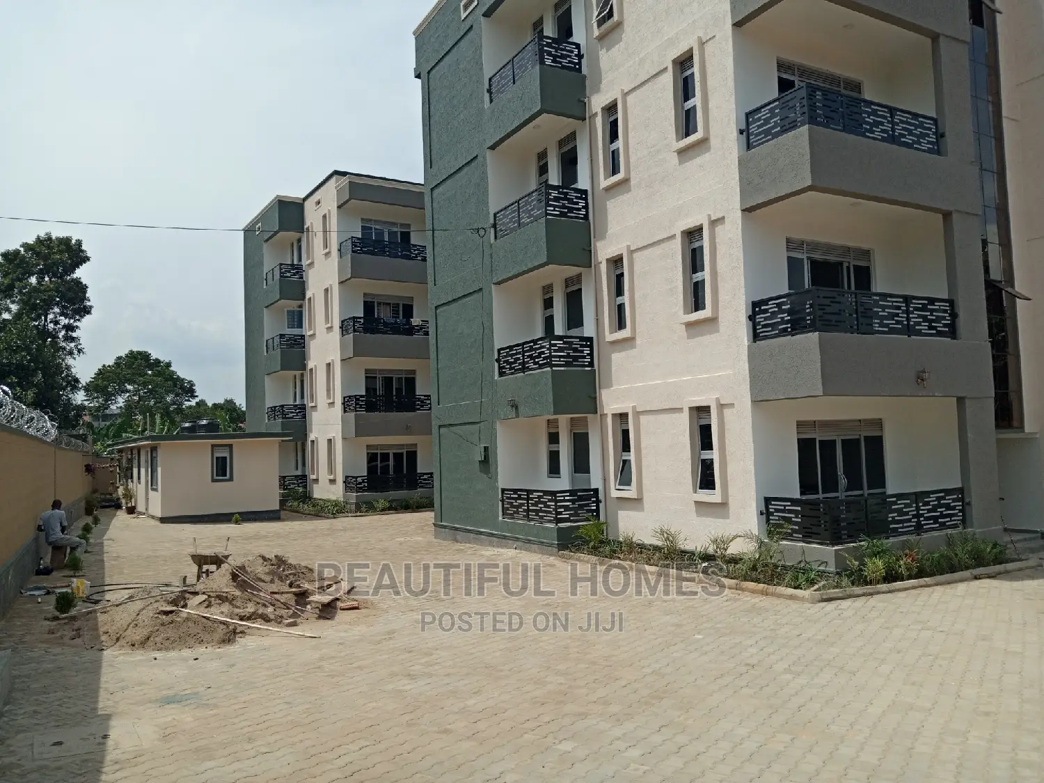 Bukoto Apartments Complex on Sale in High End Neighborhood in Kampala