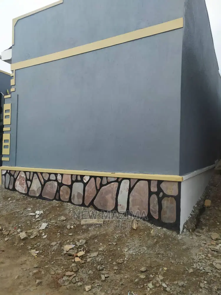 Another Sweetdeal Of Rentals With Tiles Quicksale In Nansana in Kampala