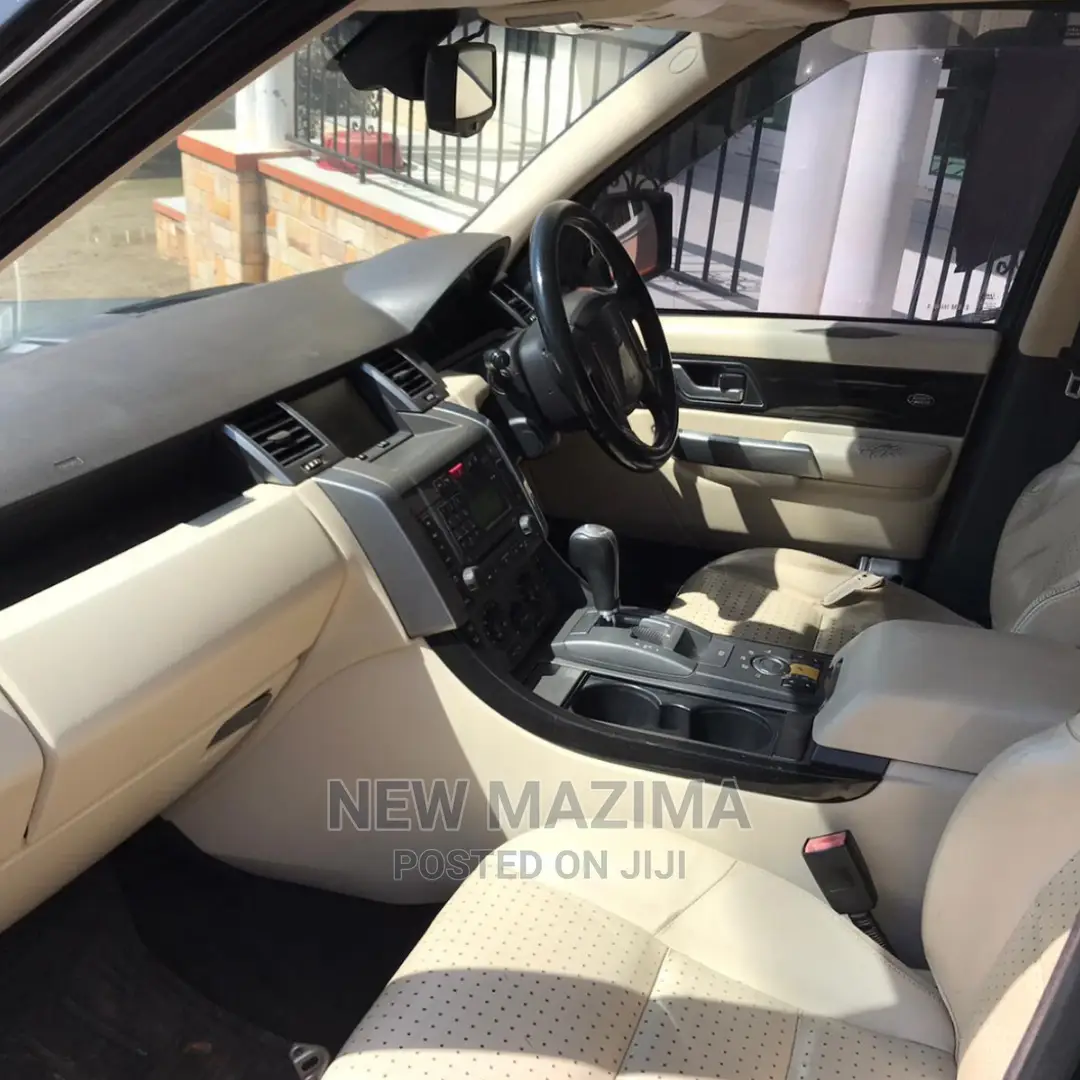 Classic Fuly Furnished Bangalow Home With Range Rover Onsale in Kampala