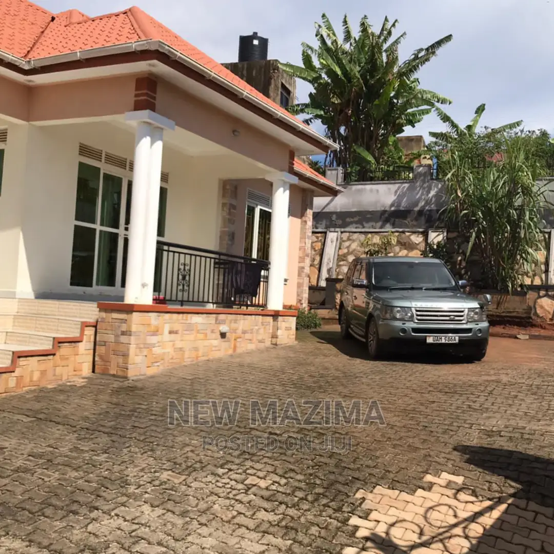 Classic Fuly Furnished Bangalow Home With Range Rover Onsale in Kampala