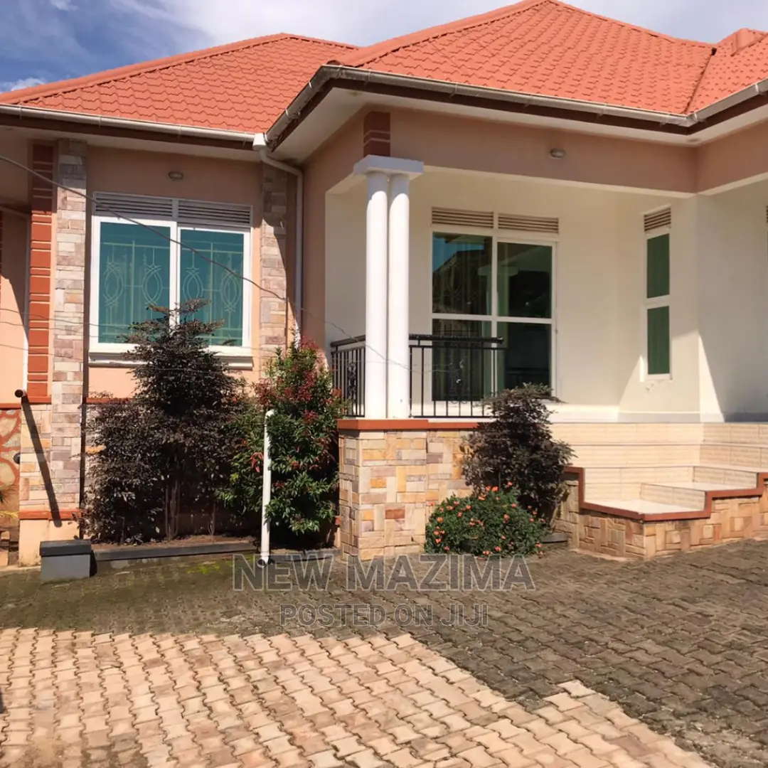 Classic Fuly Furnished Bangalow Home With Range Rover Onsale in Kampala